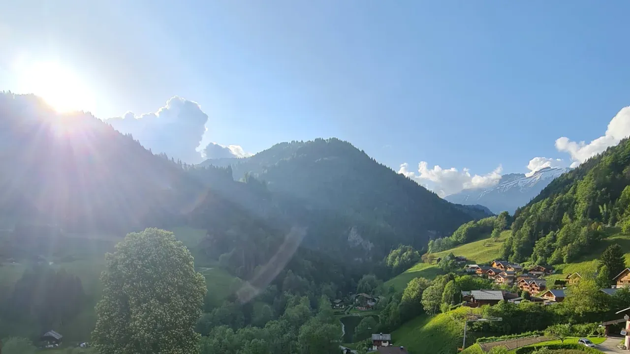Vue depuis la fenêtre ouverte